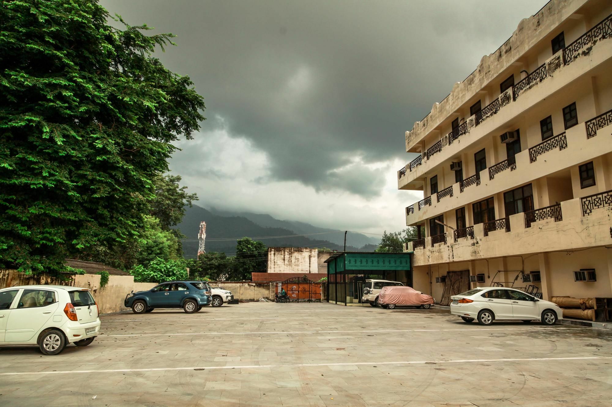 Hotel Neeraj Bhawan- Triveni Ghat Rišikéš Exteriér fotografie